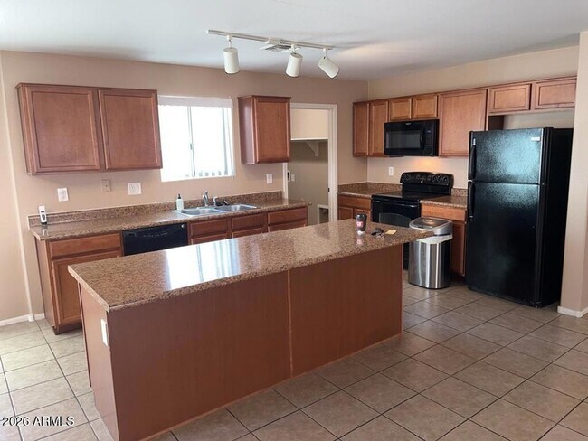 Foto del edificio - 7123 N 72nd Dr