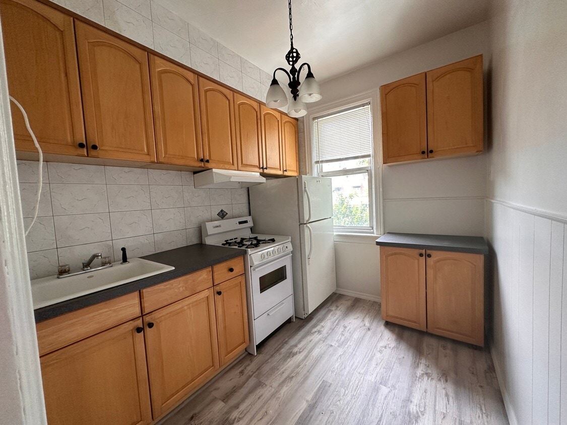 Photo - 2036 Colonial Ave (The Bronx, NY)