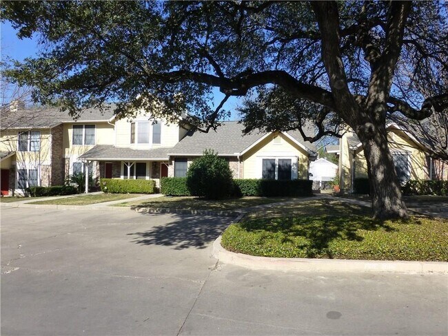 Building Photo - 11901 Swearingen Dr