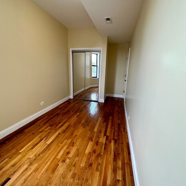 Foto del edificio - 3845 W Grand Ave