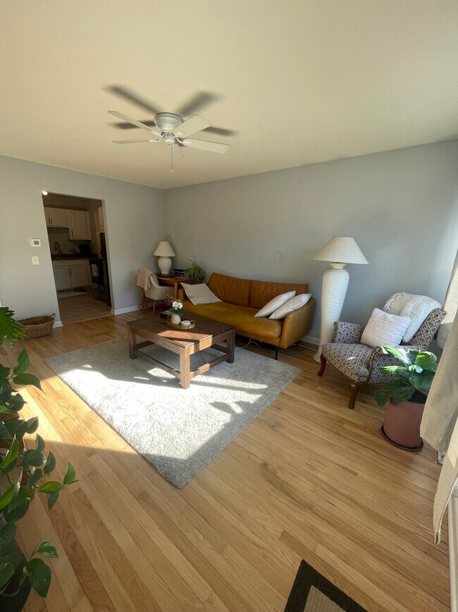 Foto del edificio - 42 Waubesa St