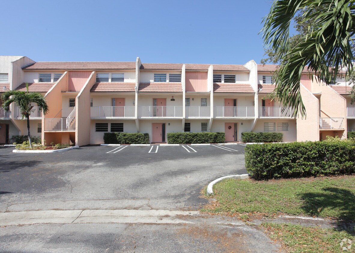 Building Photo - 3760 NW 115th Ave