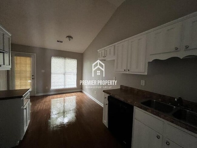 Building Photo - 10203 Cottage Farms Dr