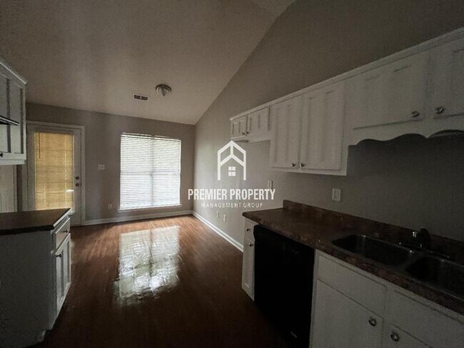Foto del edificio - 10203 Cottage Farms Dr