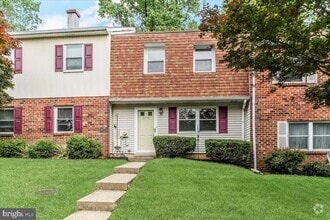 Building Photo - 372 Wells Terrace