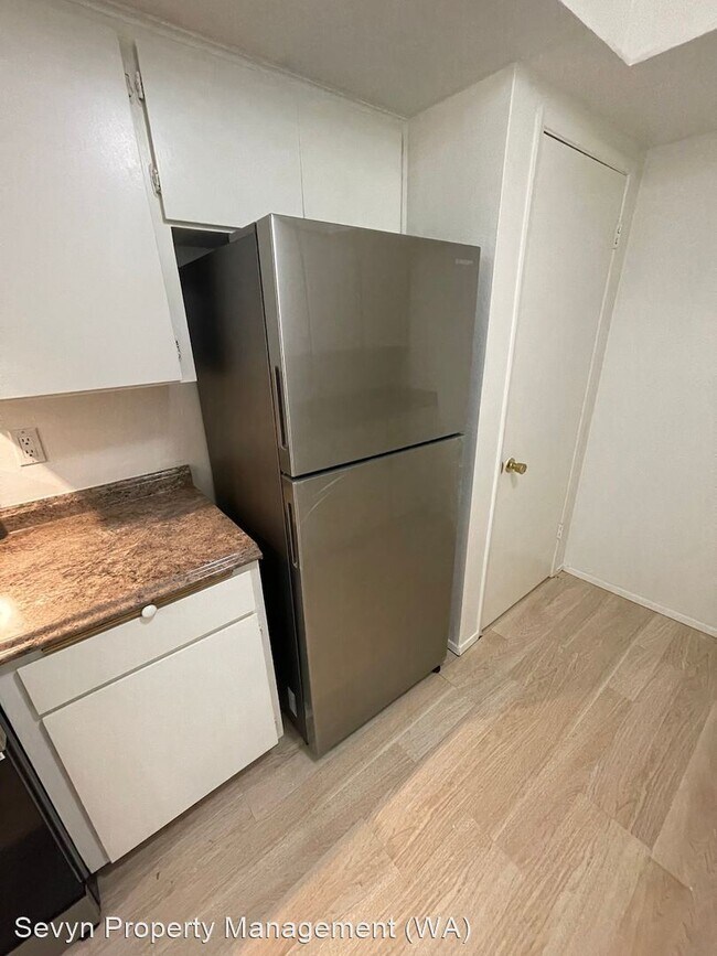 Foto del edificio - 2 br, 10 bath House - 8617 8th Ave W.