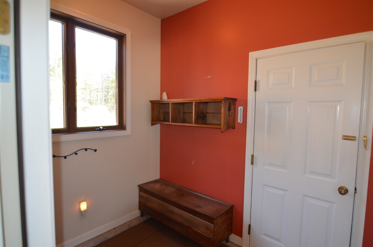 Foto principal - 83 Bowles Rd