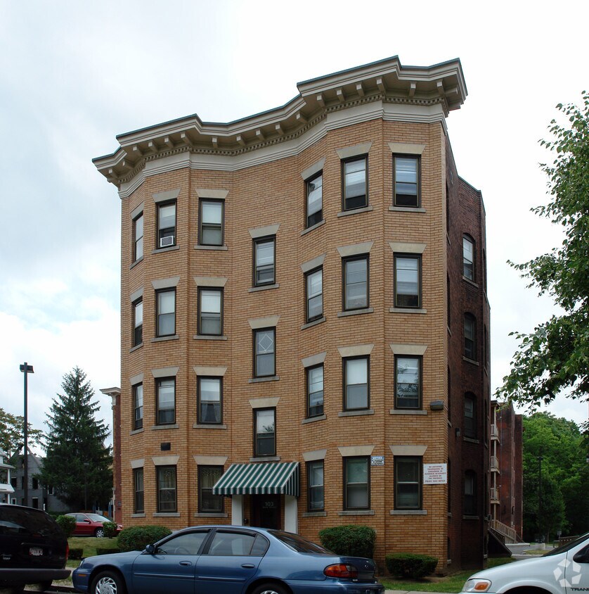 103 Belle St, Springfield, MA 01104 Apartments in Springfield, MA