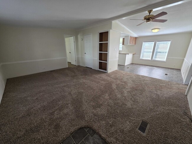 Building Photo - 3683 Pinoak St