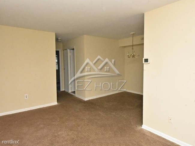 Building Photo - 2 br, 1 bath Apartment - 4907 Frederick Ave,F