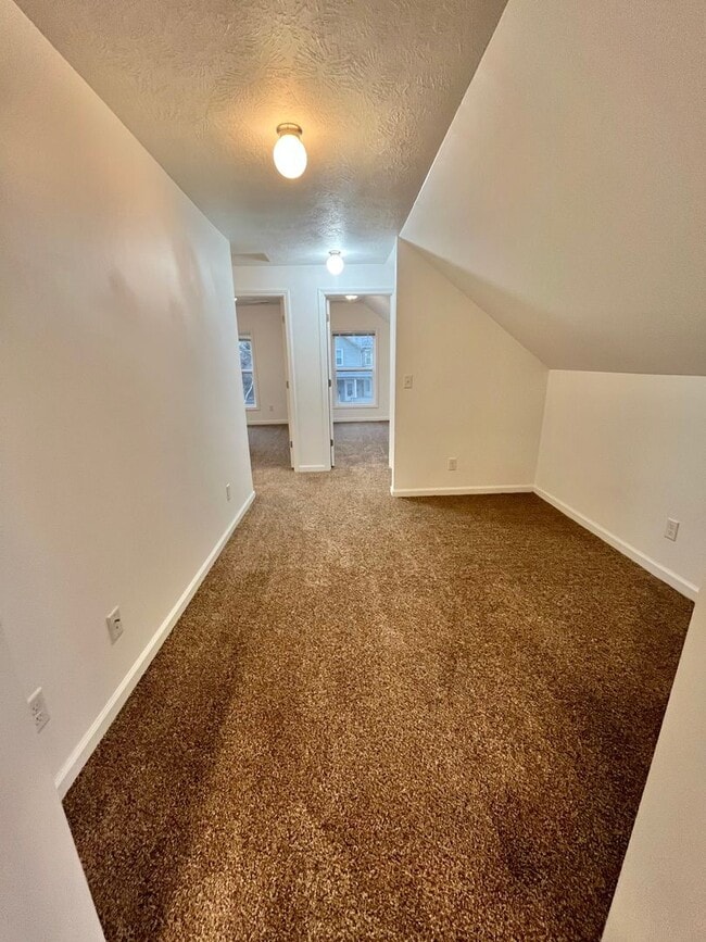 Foto del edificio - 815 W 11th St