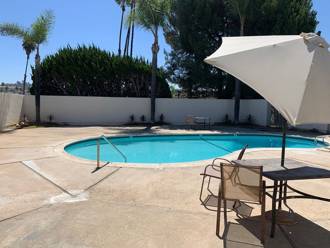 Building Photo - Welcome to this stunning home in Bonsall, ...