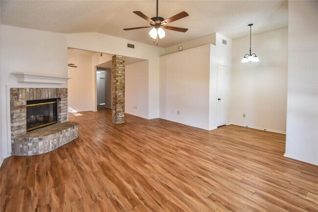 Building Photo - 4025 Tulip Tree Dr