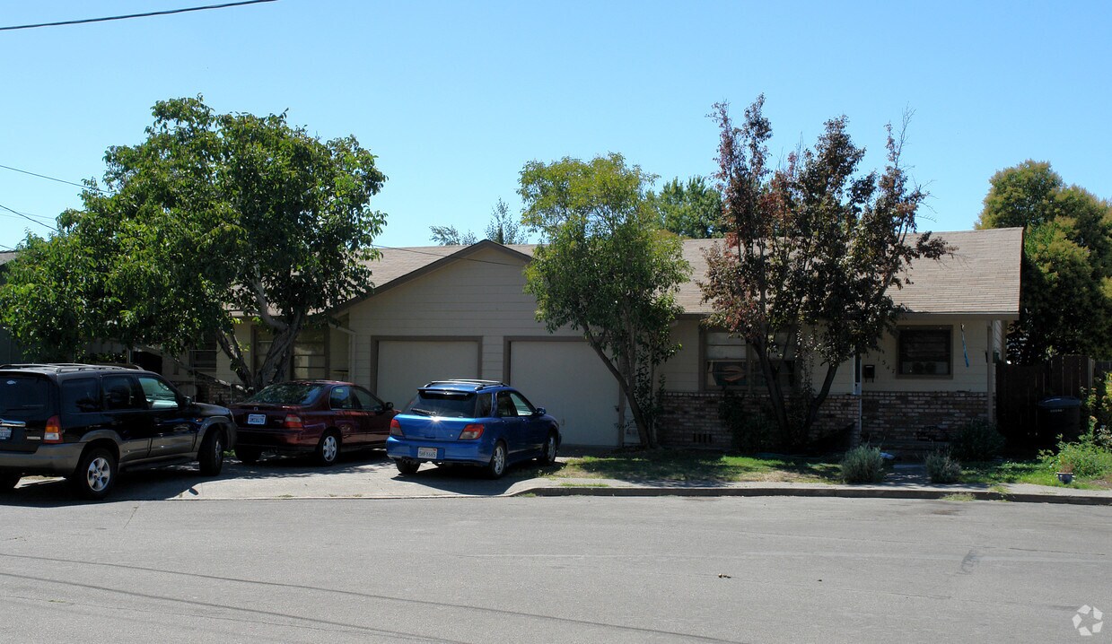 Primary Photo - 1547 Shepard Ct
