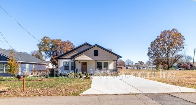 Foto del edificio - 205 Kingwood Rd