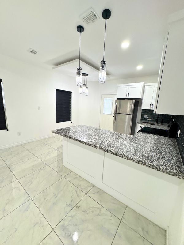 Building Photo - 912 N Woodson Ave