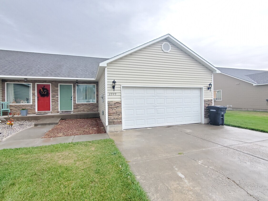 2949 Glenn Cove Ct, Ammon, ID 83406 House Rental in Ammon, ID