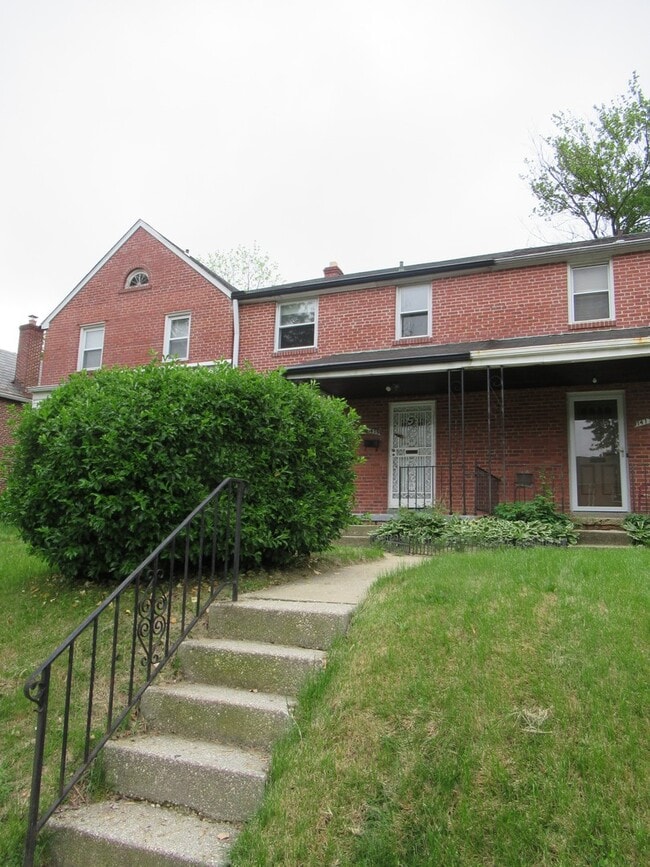 Foto del edificio - Charming 3 Bedroom/1 Bathroom Townhome with Finished Basement in New Northwood, MD!