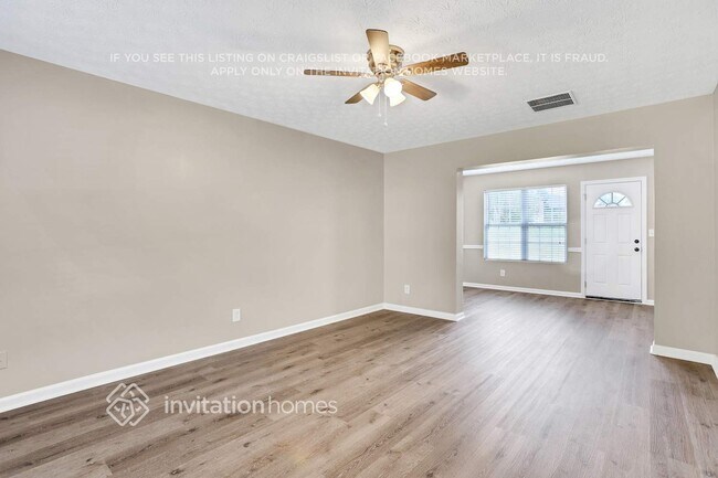 Foto del edificio - 5315 Tussahaw Crossing