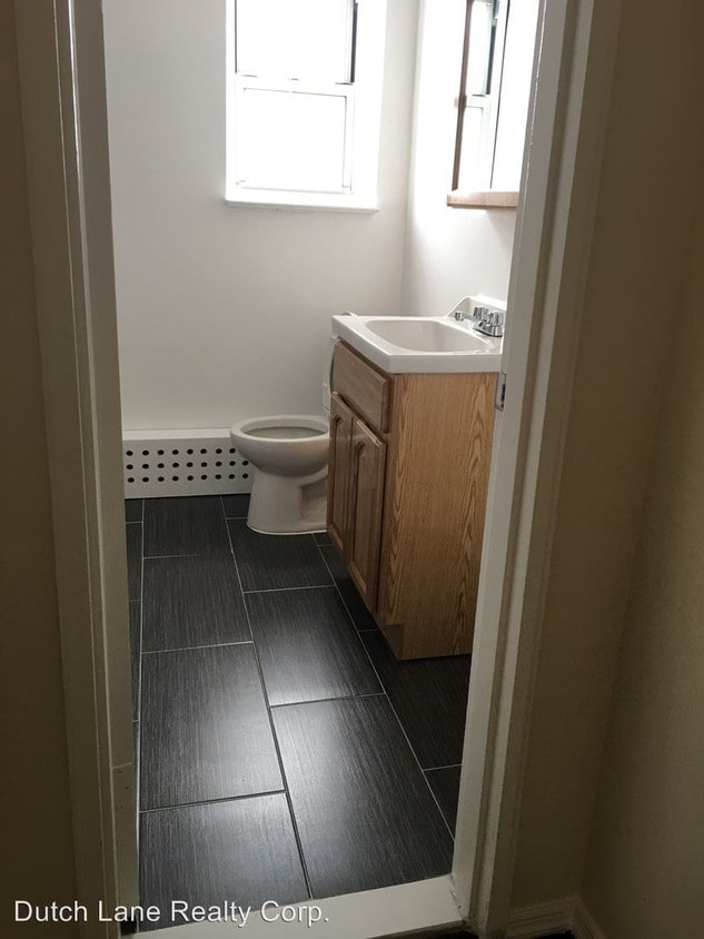 Primary Photo - 2 Dutch Ln