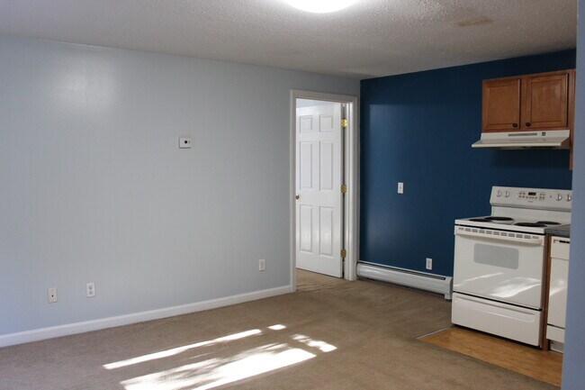 Building Photo - 166 Whittier Rd