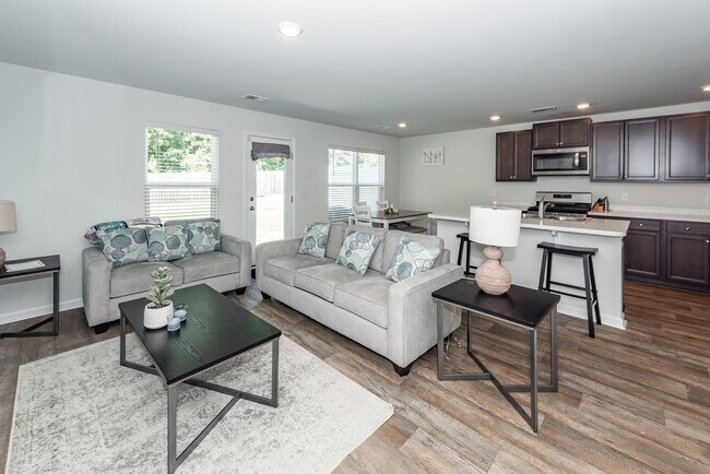 Foto del edificio - 4 Bedroom 3 Bath Single Family Home Shady ...