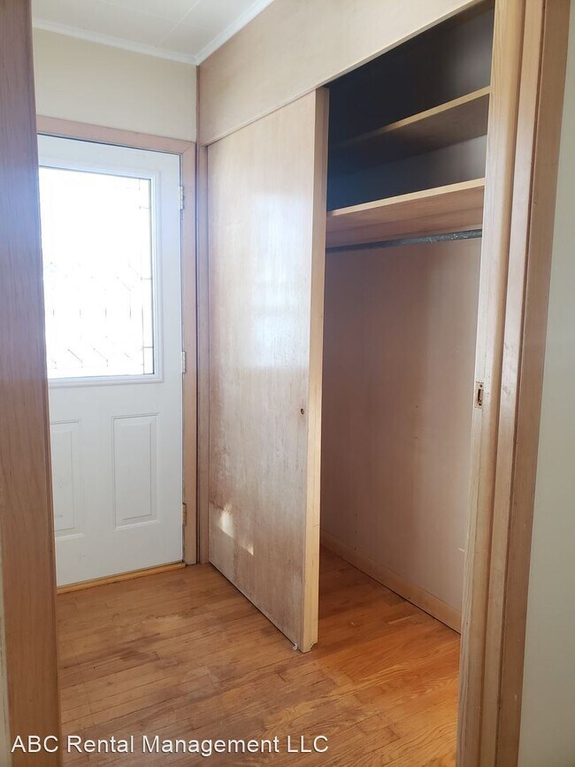 Building Photo - 3 br, 1.5 bath House - 137 Wilson St