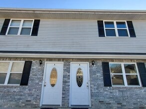 Building Photo - 24444 Sounder Ln