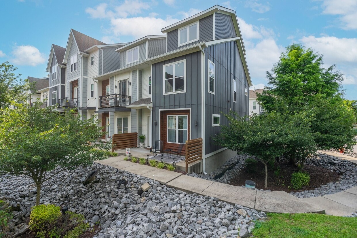 Photo - 700 James Ave (Nashville, TN)
