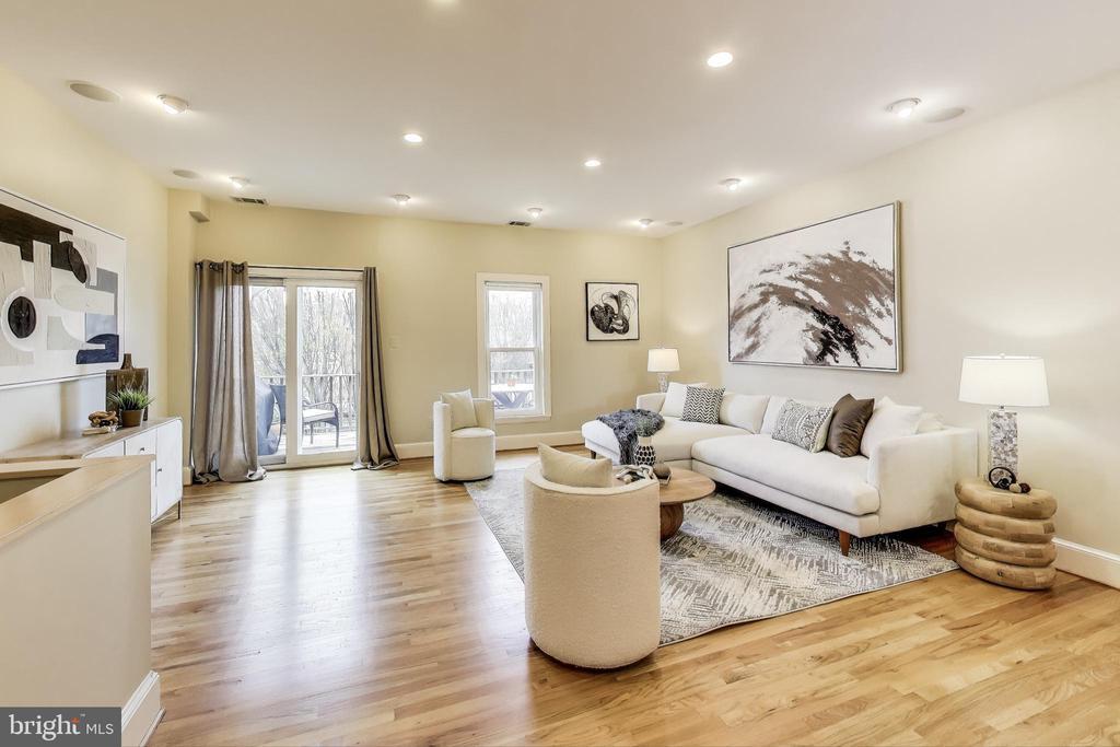 Foto principal - 1324 10th St NW