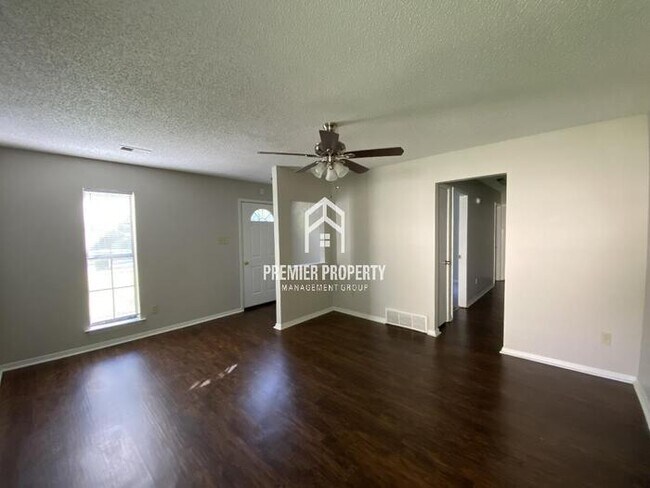 Building Photo - 4390 Winding Hill Dr