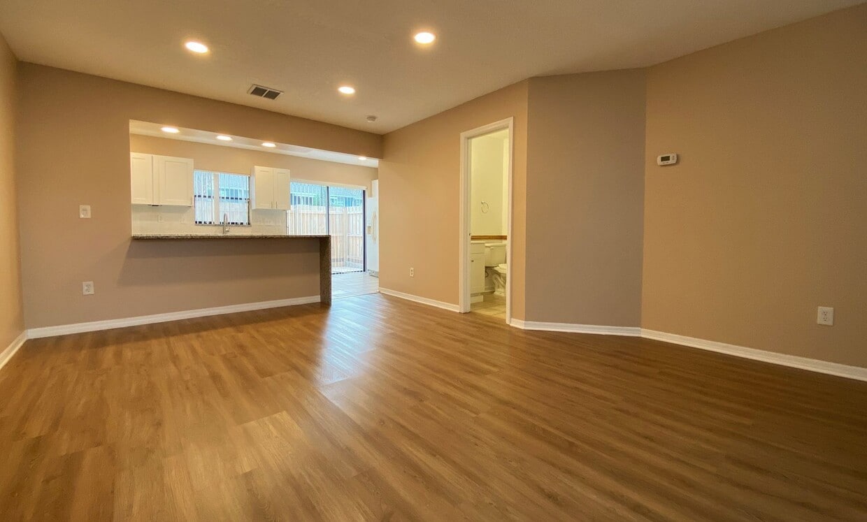 Foto principal - Modern Comfort Meets Convenience: Your 2-B...
