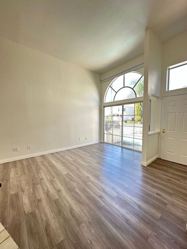 Foto del edificio - 5455 Sylmar Ave