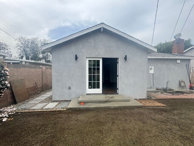 Foto del edificio - NEW AND BEAUTIFUL PRIVATE ADU