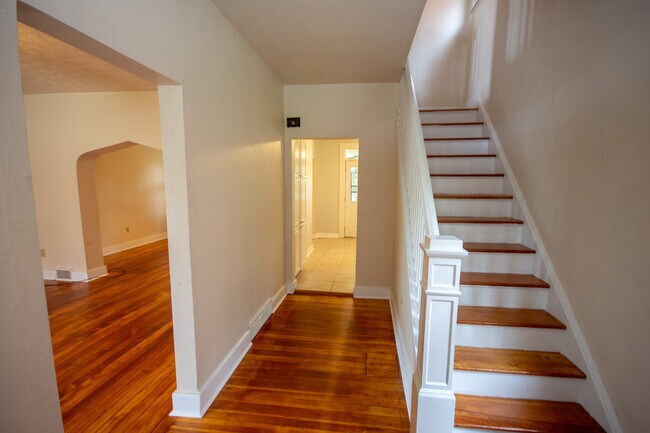 Foto del edificio - 1631 Fallowfield Ave