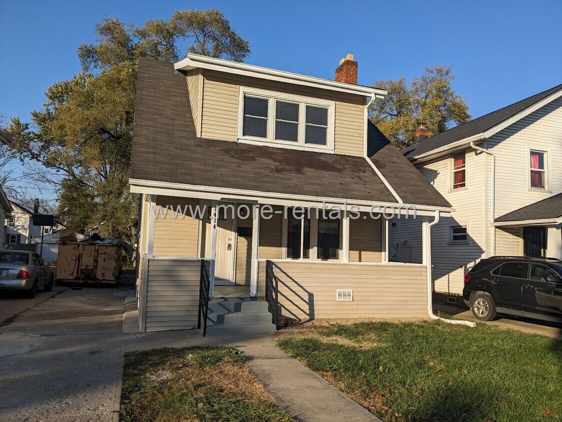 Foto principal - Remodeled house with first floor bedroom