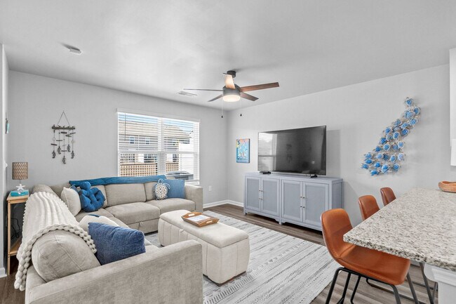 Building Photo - 2031 Lake View Cir