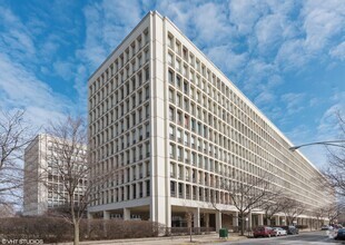 Building Photo - 1451 E 55th St