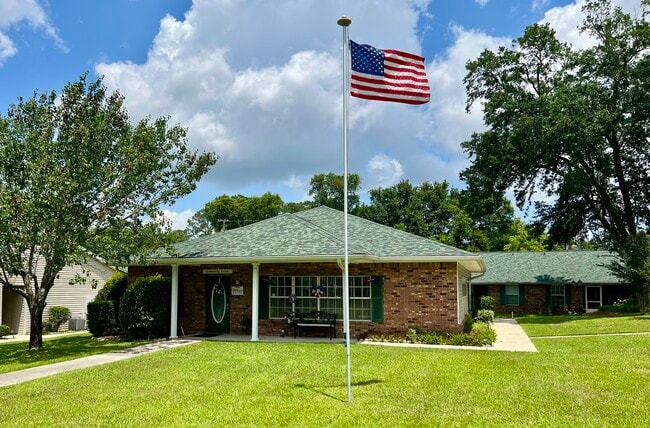 Building Photo - Myrtle Grove Villas