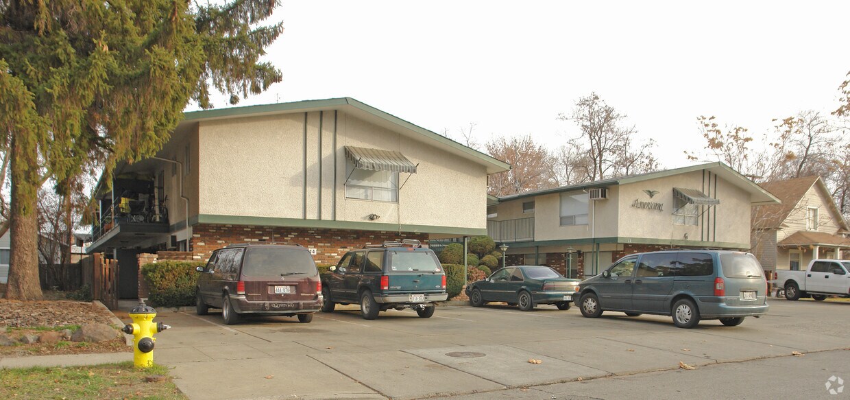 Primary Photo - 11 Hall Ave