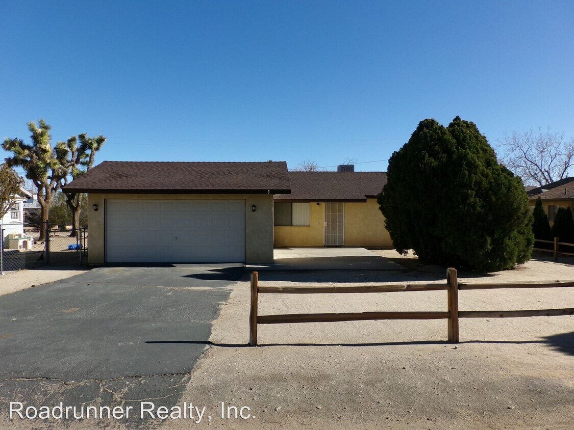 2 br, 1 bath House 7151 Tamarisk Avenue House Rental in Yucca