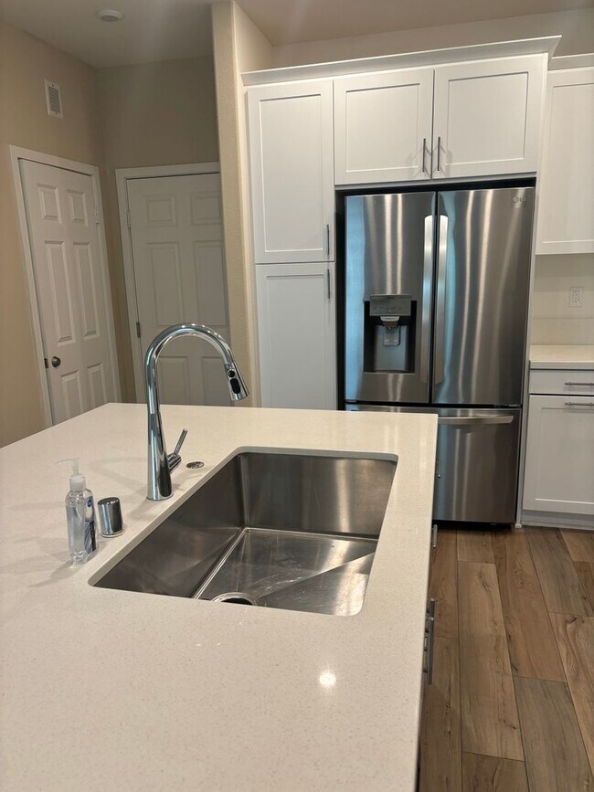 Foto del edificio - Luxurious TownHouse