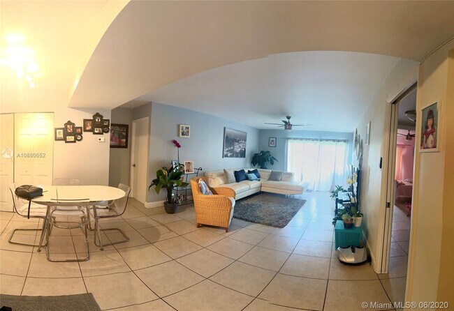 Foto del edificio - 7787 SW 86th St