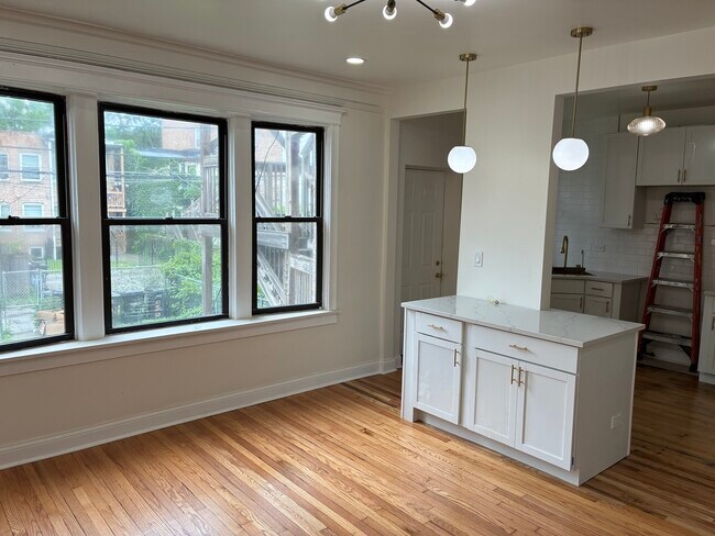 Foto del edificio - 6142 S Rhodes Ave