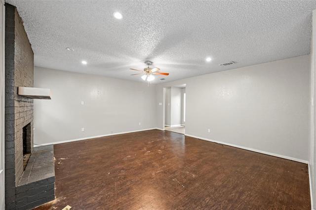 Building Photo - 520 Mustang Dr