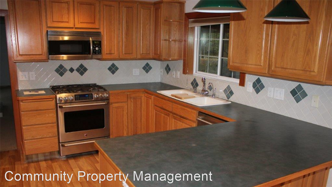 Foto del edificio - 3 br, 2.5 bath House - 715 North Laurel St...