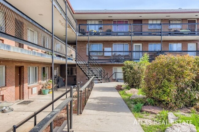Building Photo - 2929 W Colorado Ave