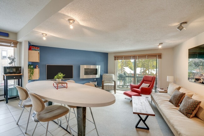 Building Photo - 1127 County Rd 3