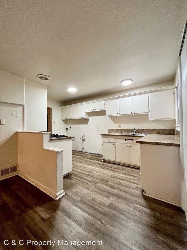 Building Photo - 4 br, 2 bath House - 3441 Jola Cir