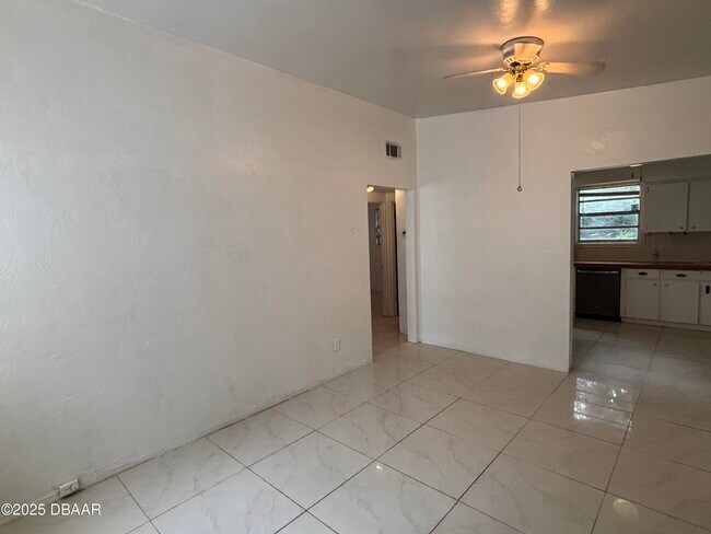 Foto del edificio - 724 Greenway Pl